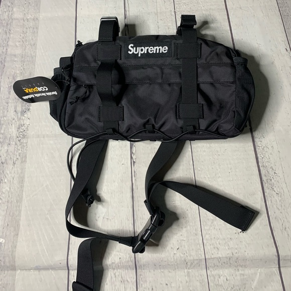 Supreme FW19 Waist Bag - Picture 1 of 4